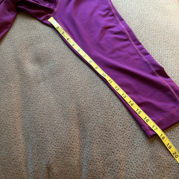 Nike Pro Womens Size Small 3/4 Length Capri Workout Pants Purple Active wear - Picture 8 of 8